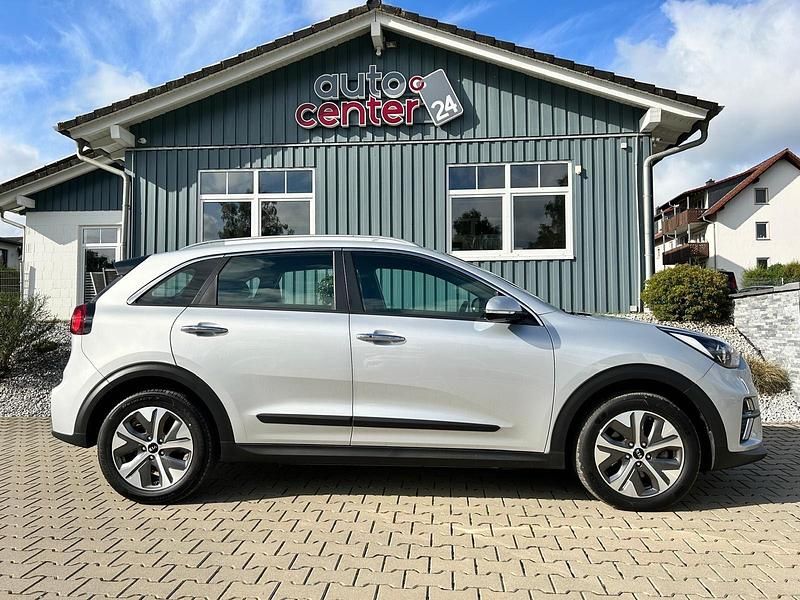 Silky silver Gebraucht 2020 Kia e-Niro SUV | 19.980 € (Superpreis) - Bild 1/4