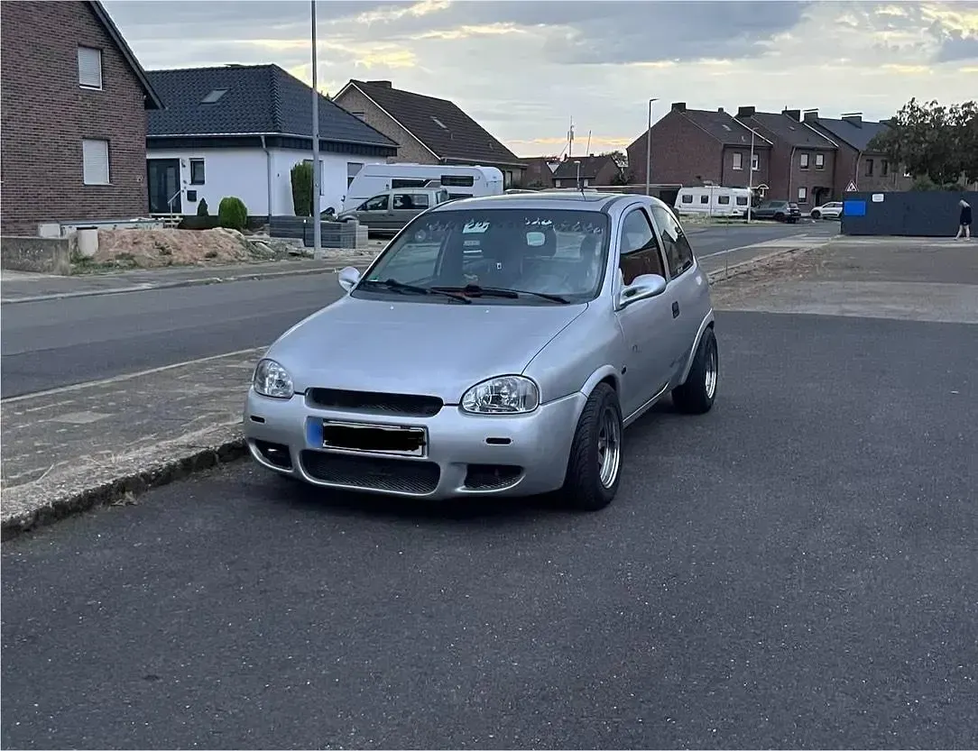 Gebraucht Opel Corsa 60 PS (44 kW) 1997 Silber Kleinwagen