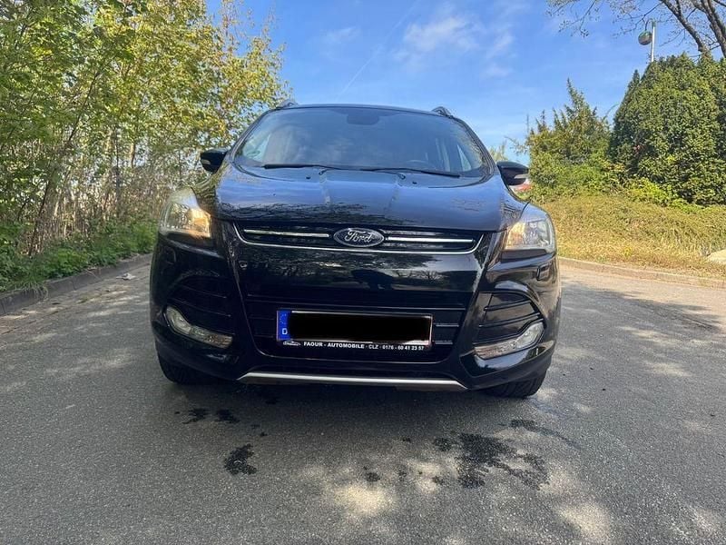 Gebraucht Ford Kuga 182 PS (133 kW) 2015 Schwarz SUV