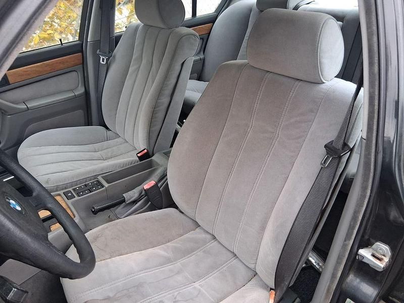 Gebraucht BMW 735 211 PS (155 kW) 1988 Schwarz Limousine