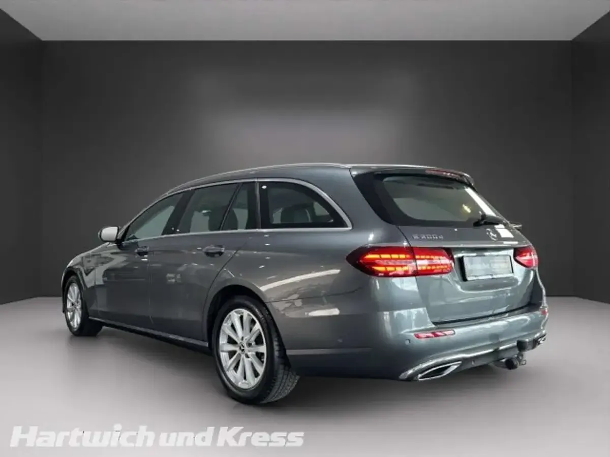 Gebraucht Mercedes E200 Avantgarde 160 PS (117 kW) 2021 Selenitgrau  lack Kombi