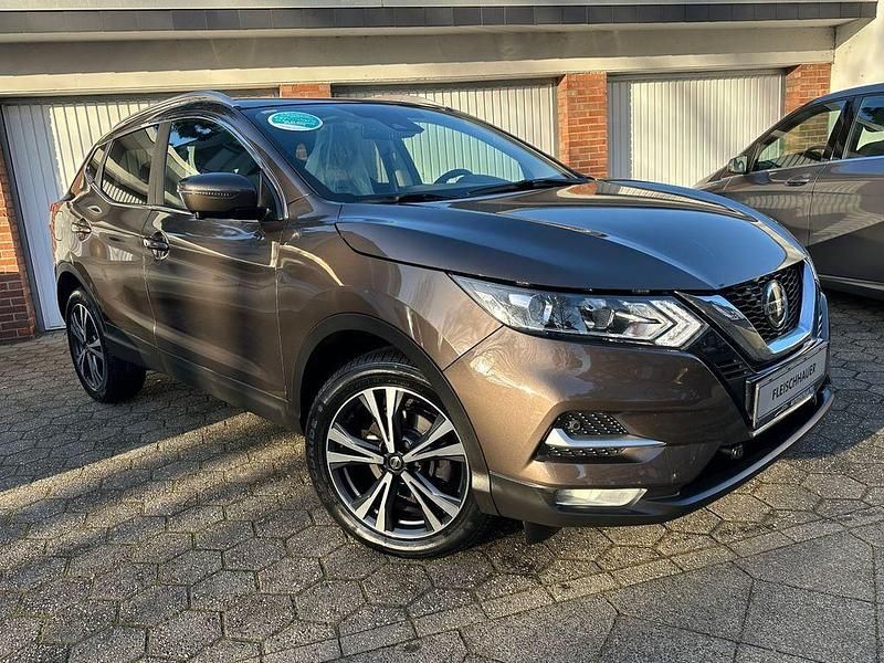 Braun Gebraucht 2020 Nissan Qashqai N-Connecta SUV | 15.999 € (Fairer Preis) - Bild 1/4