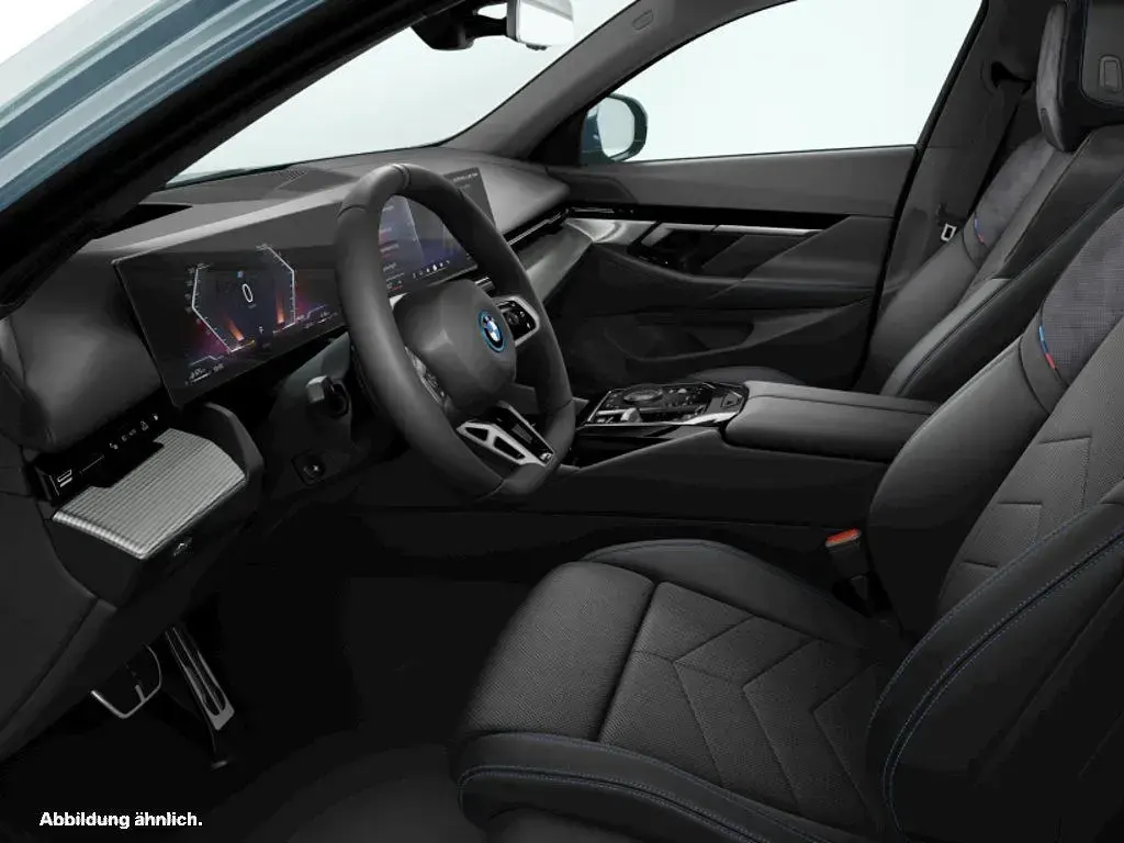 Gebraucht BMW 550e Comfort Edition 489 PS (359 kW) 2025 Cape york grün metallic Kombi