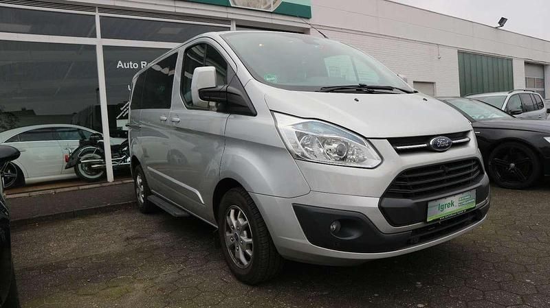 Gebraucht Ford Transit Custom Titanium 155 PS (114 kW) 2013 Polarsilber metallic Kombi