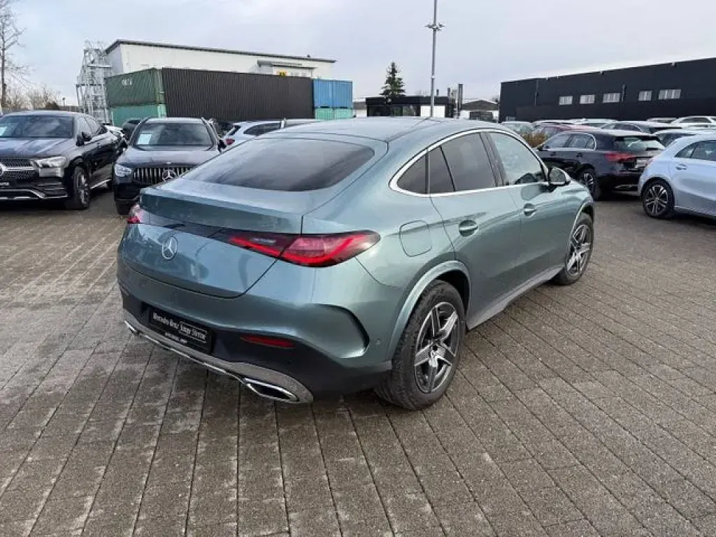 Gebraucht Mercedes GLC300 AMG 269 PS (197 kW) 2025 Metalliclack verdesilber (metallic) Coupé