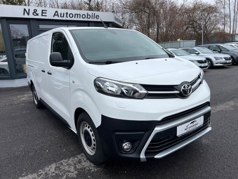 Weiß Gebraucht 2021 Toyota Proace Van | 16.790 € (Guter Preis) - Bild 1/4