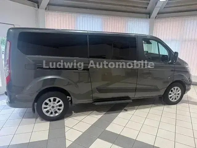 Gebraucht Ford Tourneo Custom 81 PS (59 kW) 2019 Grau Van