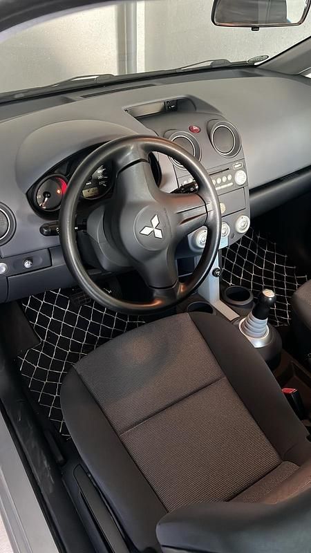 Gebraucht Mitsubishi Colt 92 PS (67 kW) 2004 Silber Kleinwagen