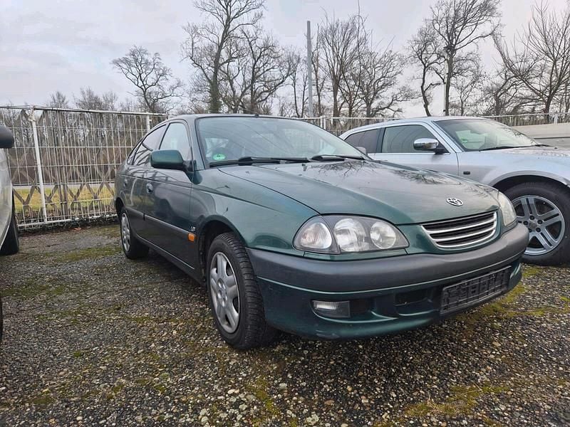 Gebraucht Toyota Avensis 110 PS (80 kW) 1998 Grün Limousine