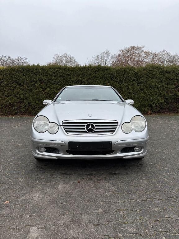 Silber Gebraucht 2001 Mercedes C180 Coupé | 3.950 € (Fairer Preis) - Bild 1/4