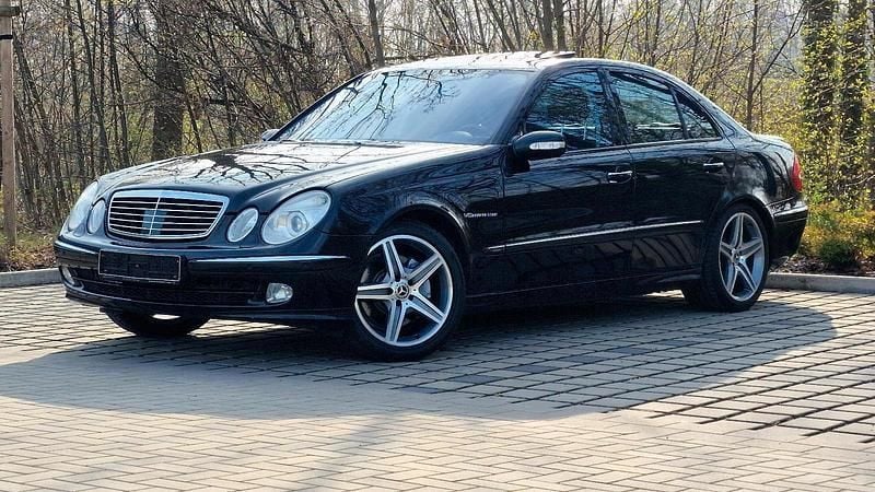 Gebraucht Mercedes E500 AMG 306 PS (225 kW) 2005 Schwarz Limousine