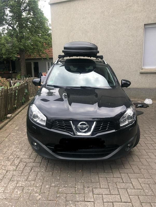 Schwarz Gebraucht 2012 Nissan Qashqai +2 Tekna SUV | 9.500 € (Teuer) - Bild 1/4