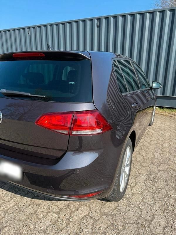 Second-hand VW Golf VII LOUNGE 110 CP (80 kW) 2015 Gri Berlinǎ