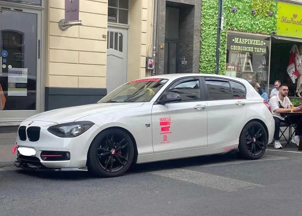 Gebraucht BMW 118 Sport Line 170 PS (125 kW) 2014 Weiß Kleinwagen
