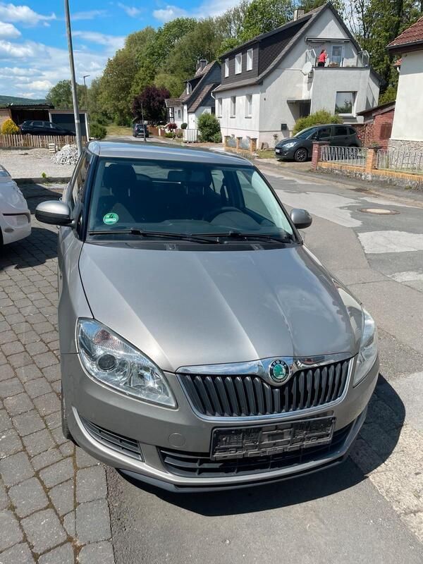 Silber Gebraucht 2011 Skoda Fabia Kombi | 2.400 € (Superpreis) - Bild 1/4