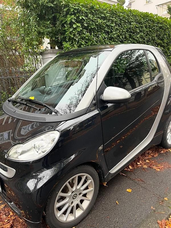 Schwarz Gebraucht 2011 Smart ForTwo Coupé Passion Kleinwagen | 5.600 € (Fairer Preis) - Bild 1/4