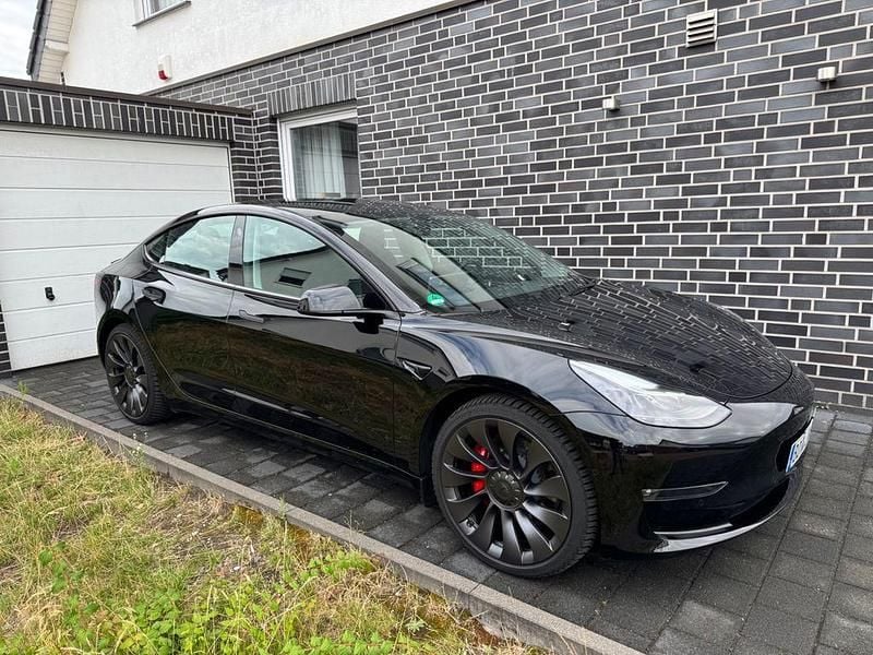 Schwarz Gebraucht 2022 Tesla Model 3 Performance Limousine | 32.500 € (Fairer Preis) - Bild 1/4
