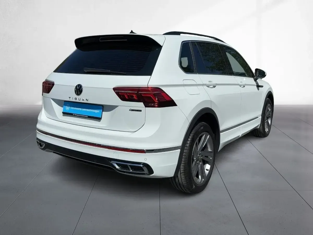 Gebraucht VW Tiguan R-line 245 PS (180 kW) 2024 Pure white SUV