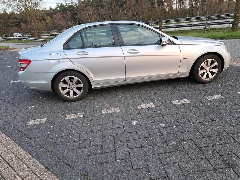 Gebraucht Mercedes C200 138 PS (101 kW) 2011 Silber Limousine