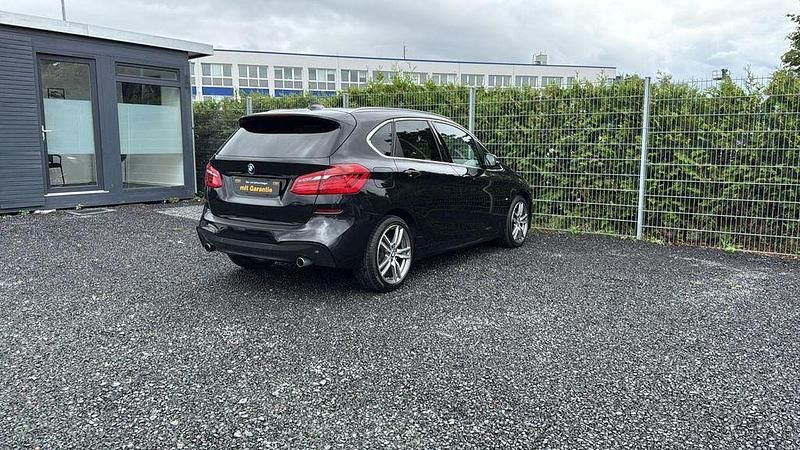 Gebraucht BMW 220 Active Tourer Basis 190 PS (139 kW) 2015 Schwarz Van / Kleinbus