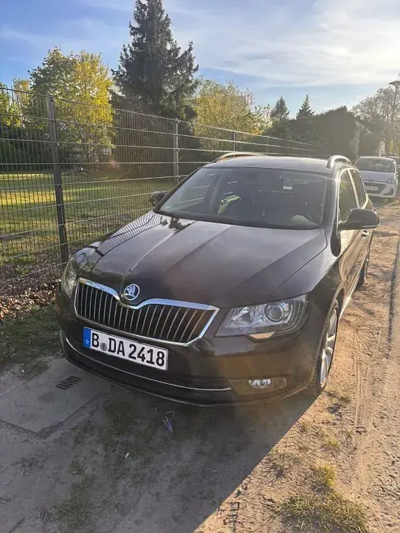 Gebraucht Skoda Superb 140 PS (102 kW) 2015 Schwarz Kombi