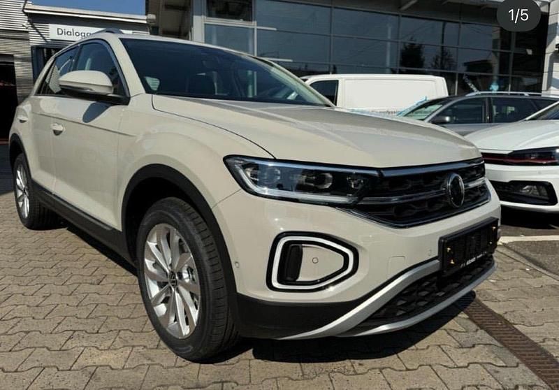 Gebraucht VW T-Roc 150 PS (110 kW) 2024 Beige SUV