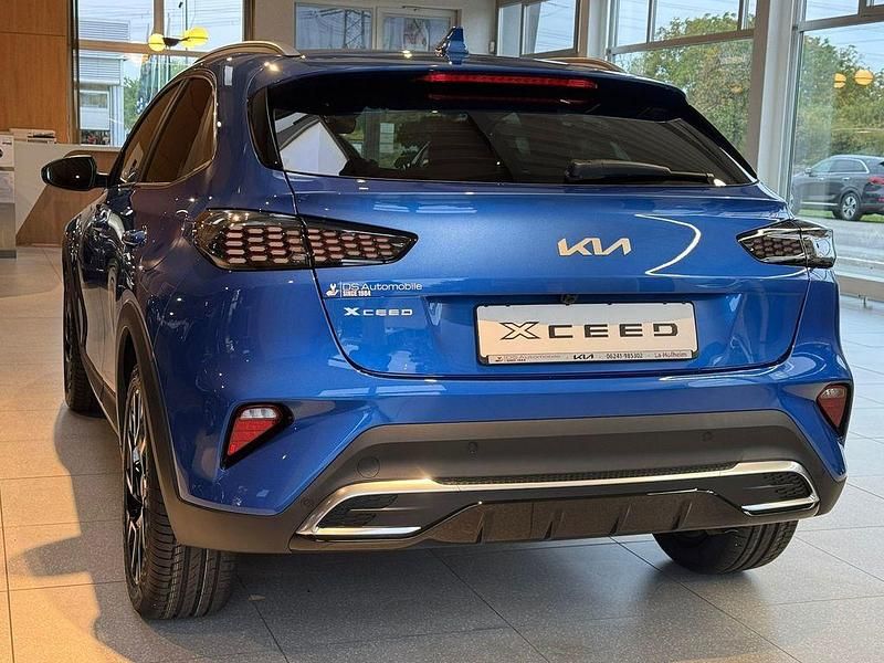 Neu Kia XCeed 150 PS (110 kW) 2025 Blue flame metallic SUV