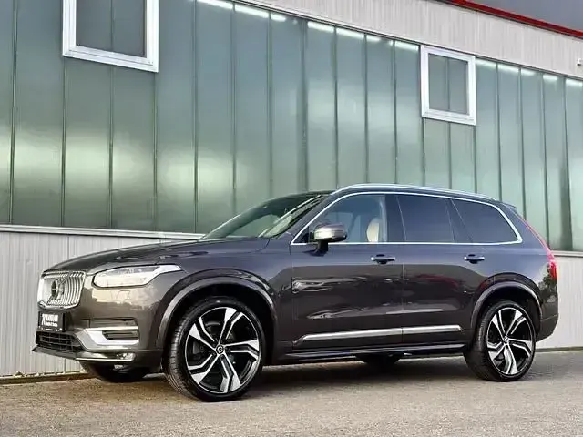 Second-hand Volvo XC90 Plus 235 CP (172 kW) 2022 Andere SUV