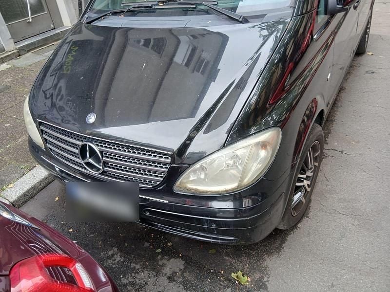 Schwarz Gebraucht 2009 Mercedes Viano Van / Kleinbus | 9.800 € - Bild 1/4