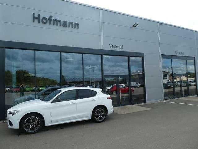 Weiß Gebraucht 2022 Alfa Romeo Stelvio Veloce SUV | 27.950 € (Guter Preis) - Bild 1/4