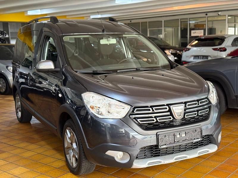 Gebraucht Dacia Dokker Stepway 131 PS (96 kW) 2020 Grau Van / Kleinbus