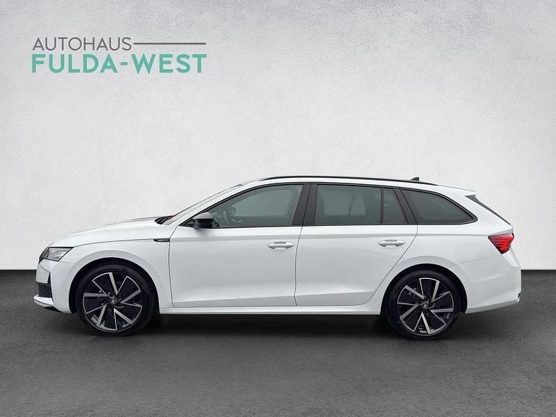 Neu Skoda Octavia SportLine 150 PS (110 kW) 2026 Moonwhite metallic Kombi