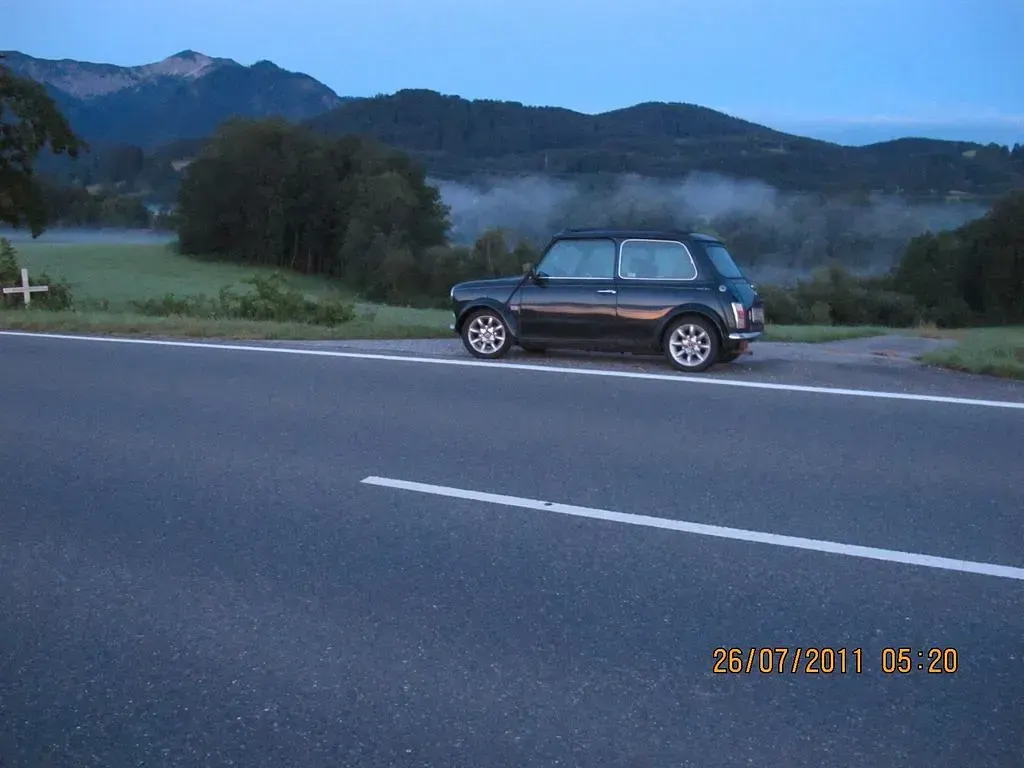 Gebraucht Mini 1300 63 PS (46 kW) 1998 Schwarz Kleinwagen