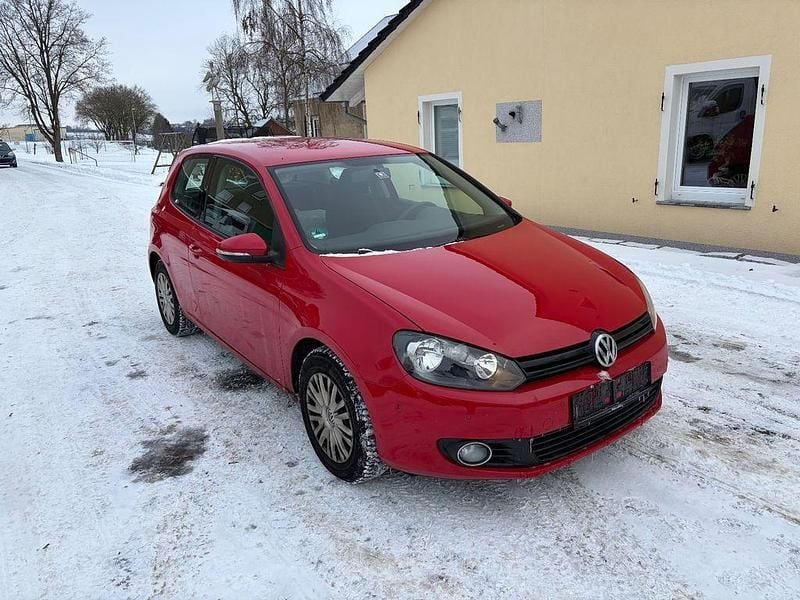 Rot Gebraucht 2009 VW Golf Trendline Limousine | 2.499 € (Superpreis) - Bild 1/4