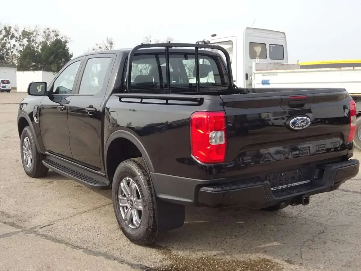 Nowe Ford Ranger XLT 170 KM (125 kW) 2026 Czarny Pickup