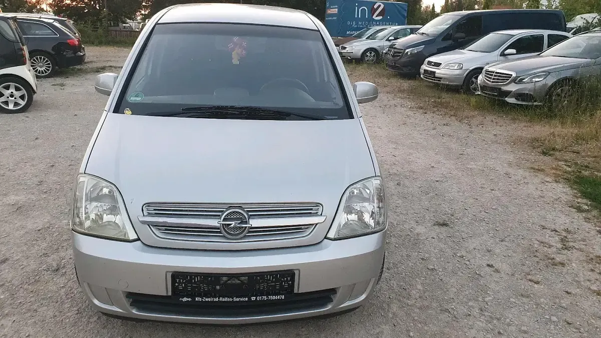 Gebraucht Opel Meriva 101 PS (74 kW) 2003 Silber Van / Kleinbus