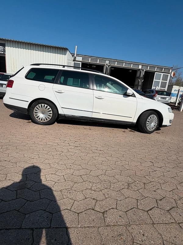 Gebraucht VW Passat 140 PS (102 kW) 2010 Weiß Kombi
