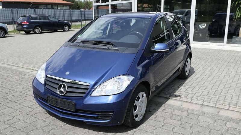Gebraucht Mercedes A160 95 PS (69 kW) 2009 Blau Limousine