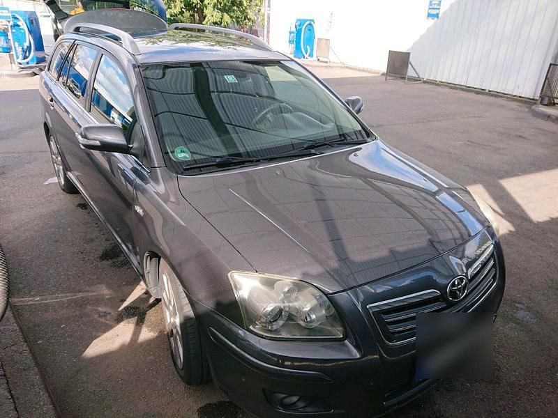 Grau Gebraucht 2008 Toyota Avensis T2 Kombi | 1.900 € (Fairer Preis) - Bild 1/4