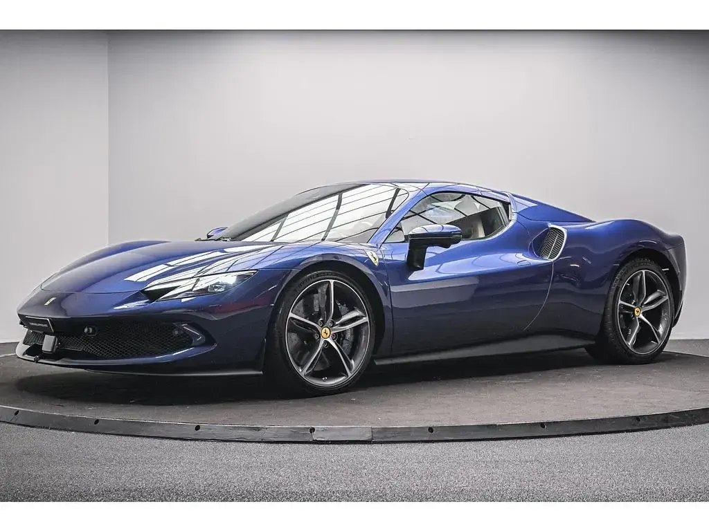 Gebraucht Ferrari 296 830 PS (610 kW) 2023 Blau Cabrio