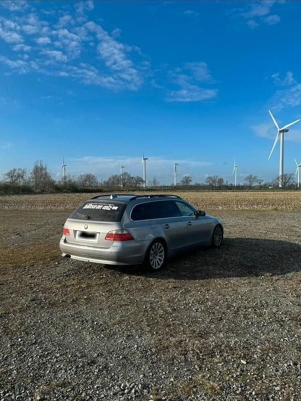 Gebraucht BMW 525 177 PS (130 kW) 2005 Grau Kombi