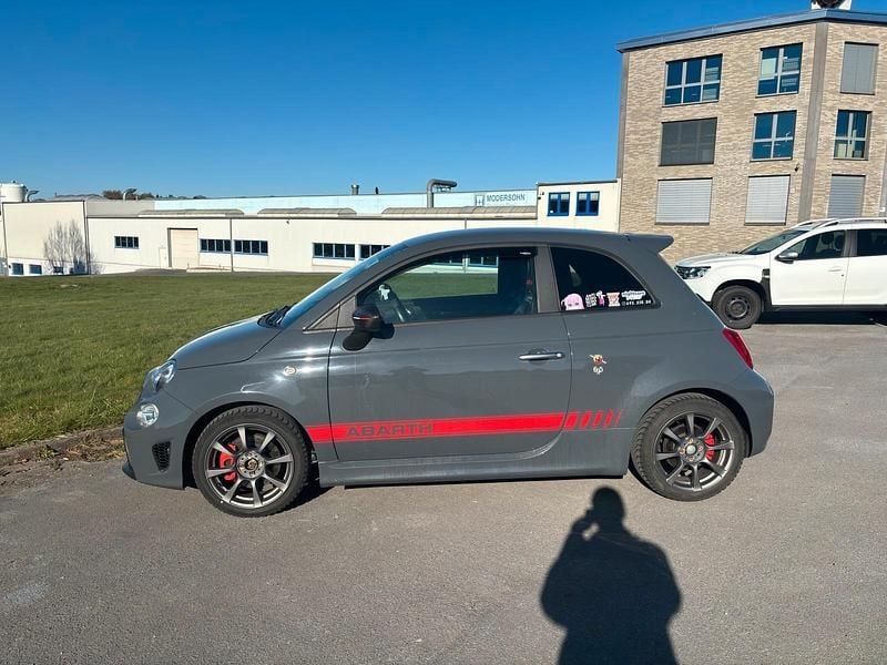 Usado Abarth 695 165 HP (121 kW) 2018 Cinzento Citadino
