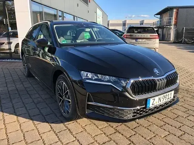 Gebraucht Skoda Octavia Tour 150 PS (110 kW) 2025 Schwarz (schwarzmagic perleffekt) Kombi