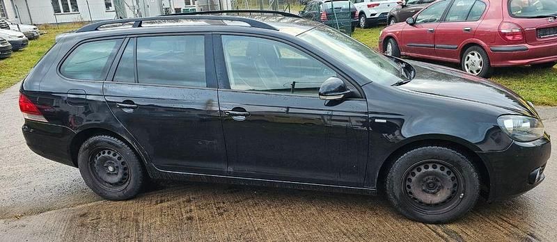 Gebraucht VW Golf VII Match 105 PS (77 kW) 2013 Schwarz Kombi