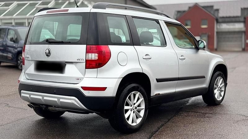Używany Skoda Yeti 150 KM (110 kW) 2015 Srebrny SUV