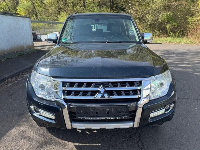 Gebraucht Mitsubishi Pajero Top 190 PS (139 kW) 2018 Grün SUV