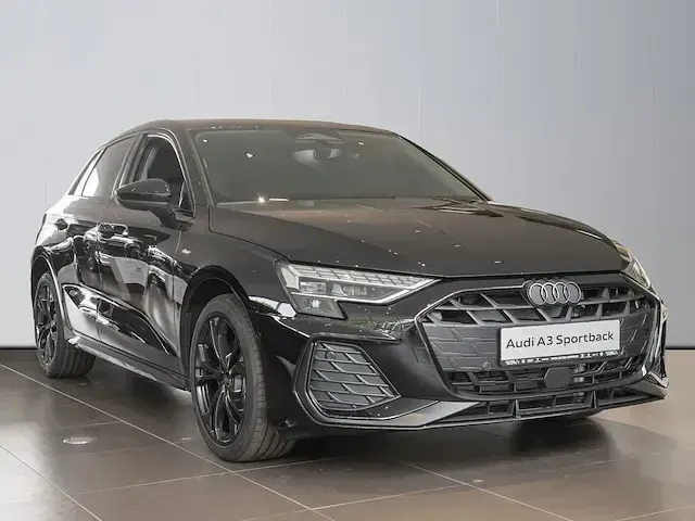 Gebraucht Audi A3 Sportback e-tron Comfort 204 PS (150 kW) 2026 Mythosschwarz metallic Kleinwagen