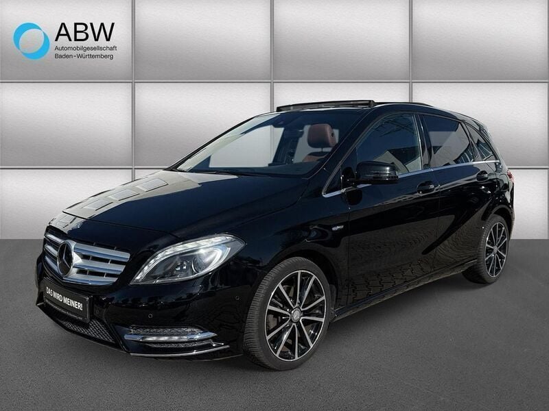 Kosmosschwarz metalliclack Gebraucht 2012 Mercedes B200 Van / Kleinbus | 15.900 € (Teuer) - Bild 1/4