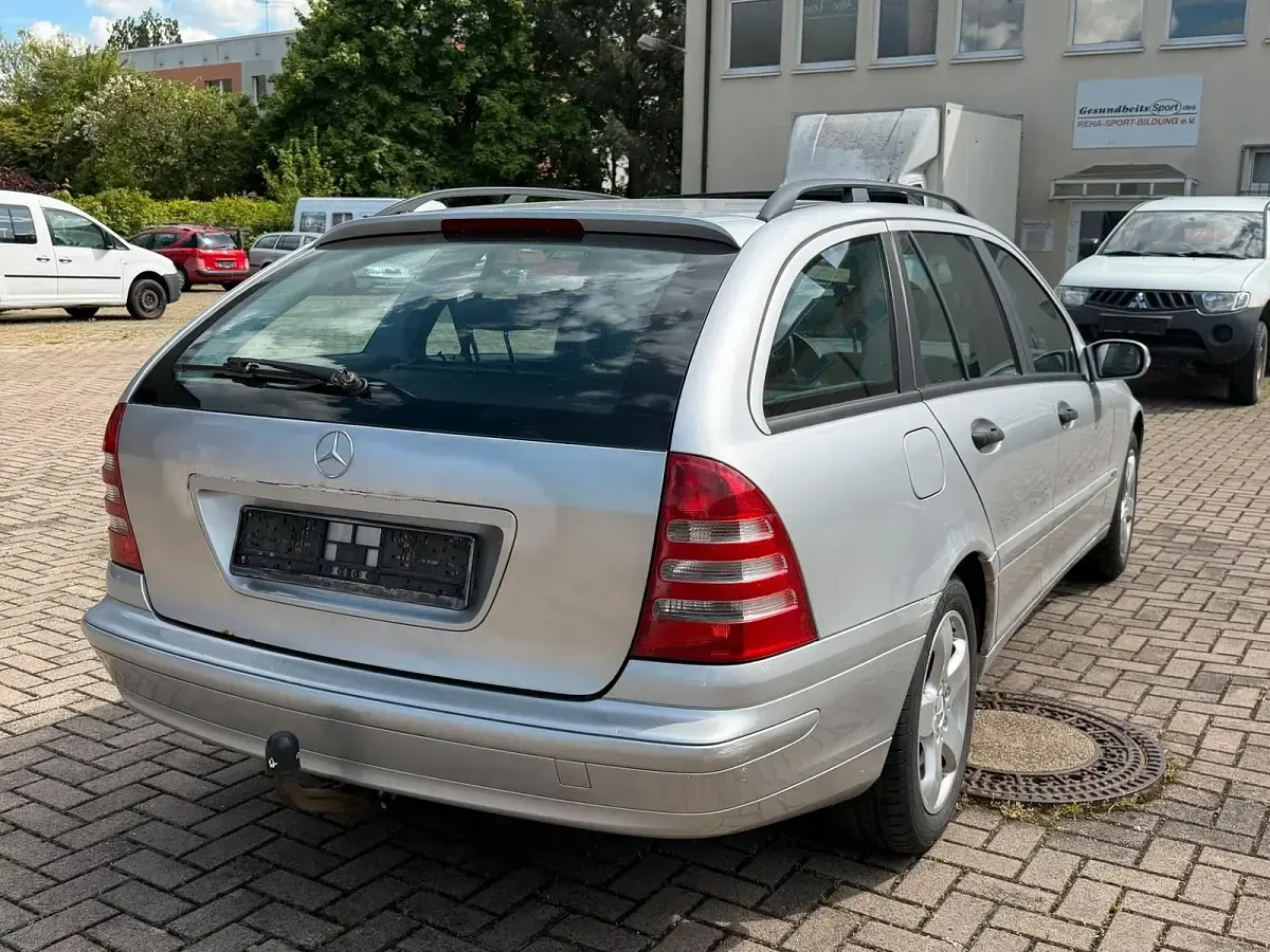 Gebraucht Mercedes C180 129 PS (94 kW) 2005 Silber Kombi