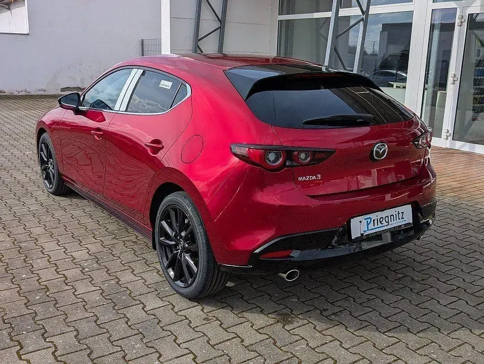 Neu Mazda 3 Homura-Line 140 PS (102 kW) 2026 Rot Limousine
